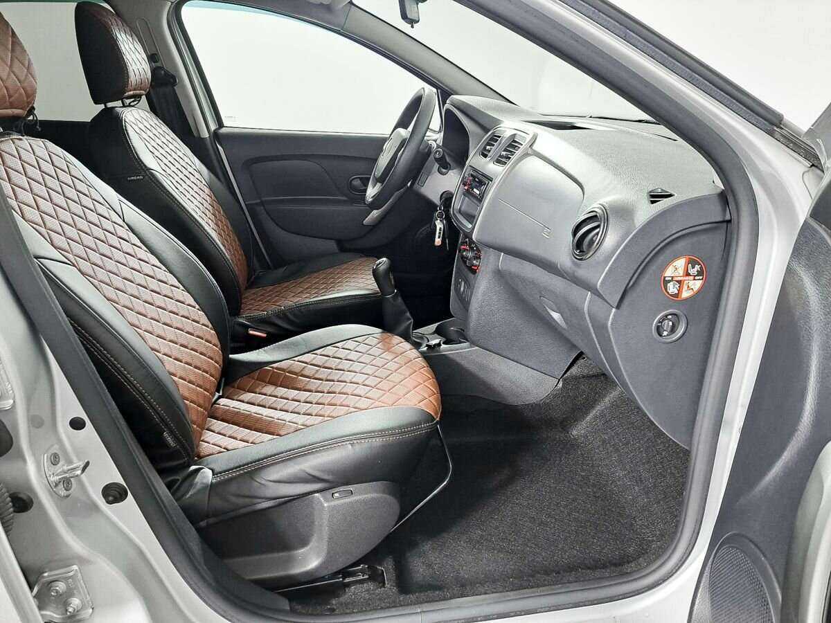 Б/У Рено Сандеро 2018 года. Фото: #8