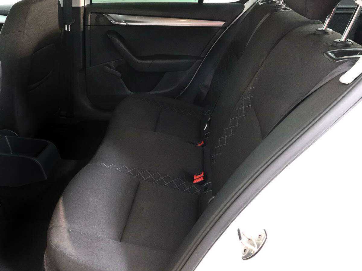 Б/У Шкода Октавия 2018 года. Фото: #6