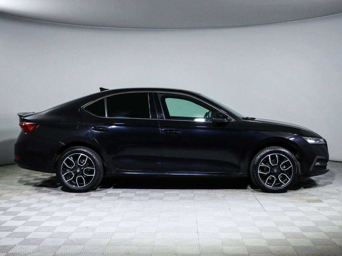 Б/У Шкода Октавия 2020 года. Фото: #3