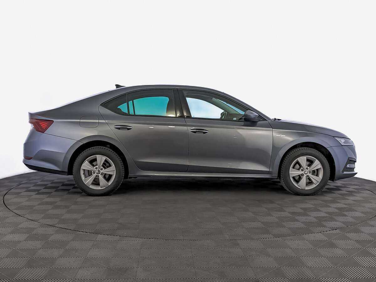 Б/У Шкода Октавия 2021 года. Фото: #3