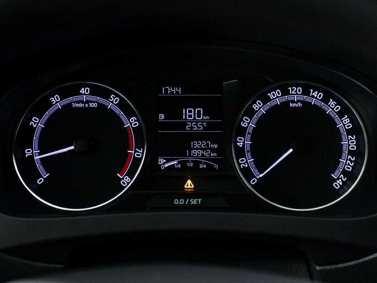 Б/У Шкода Рапид 2017 года. Фото: #9