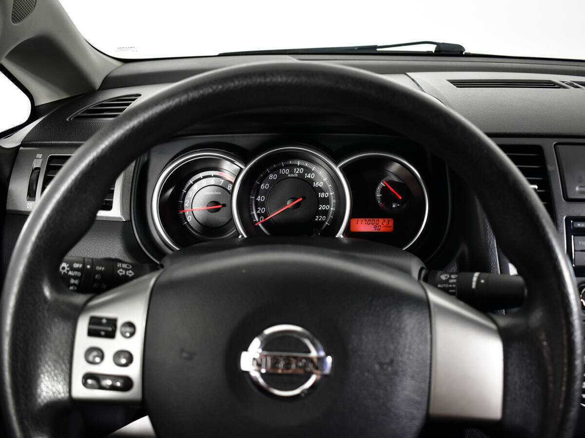 Б/У Ниссан Тиида 2013 года. Фото: #10