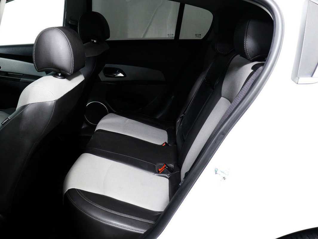 Б/У Шевроле Круз 2014 года. Фото: #11