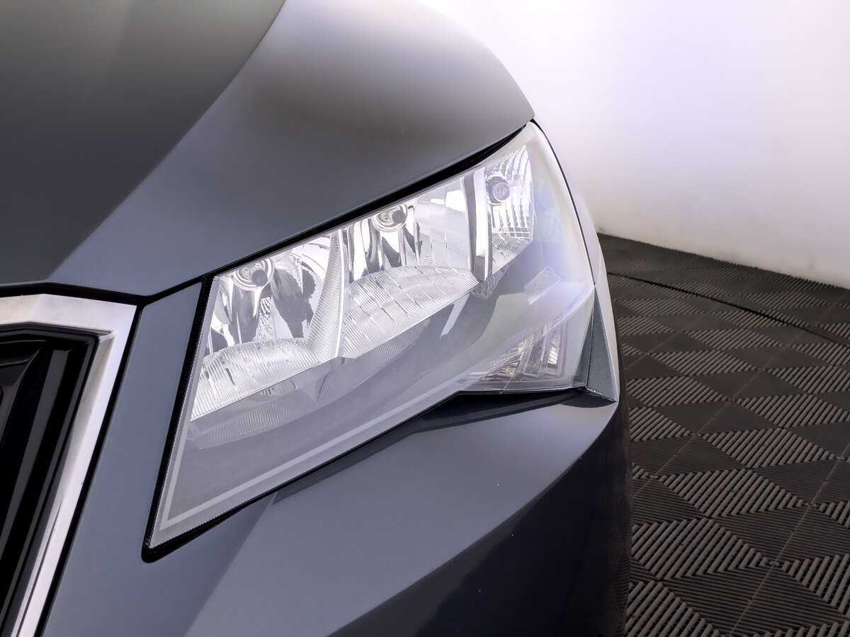 Б/У Шкода Суперб 2018 года. Фото: #16