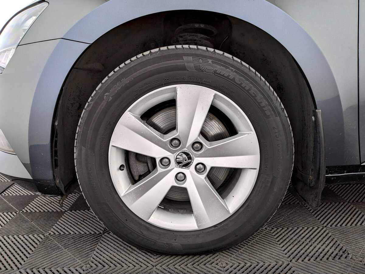 Б/У Шкода Суперб 2018 года. Фото: #17