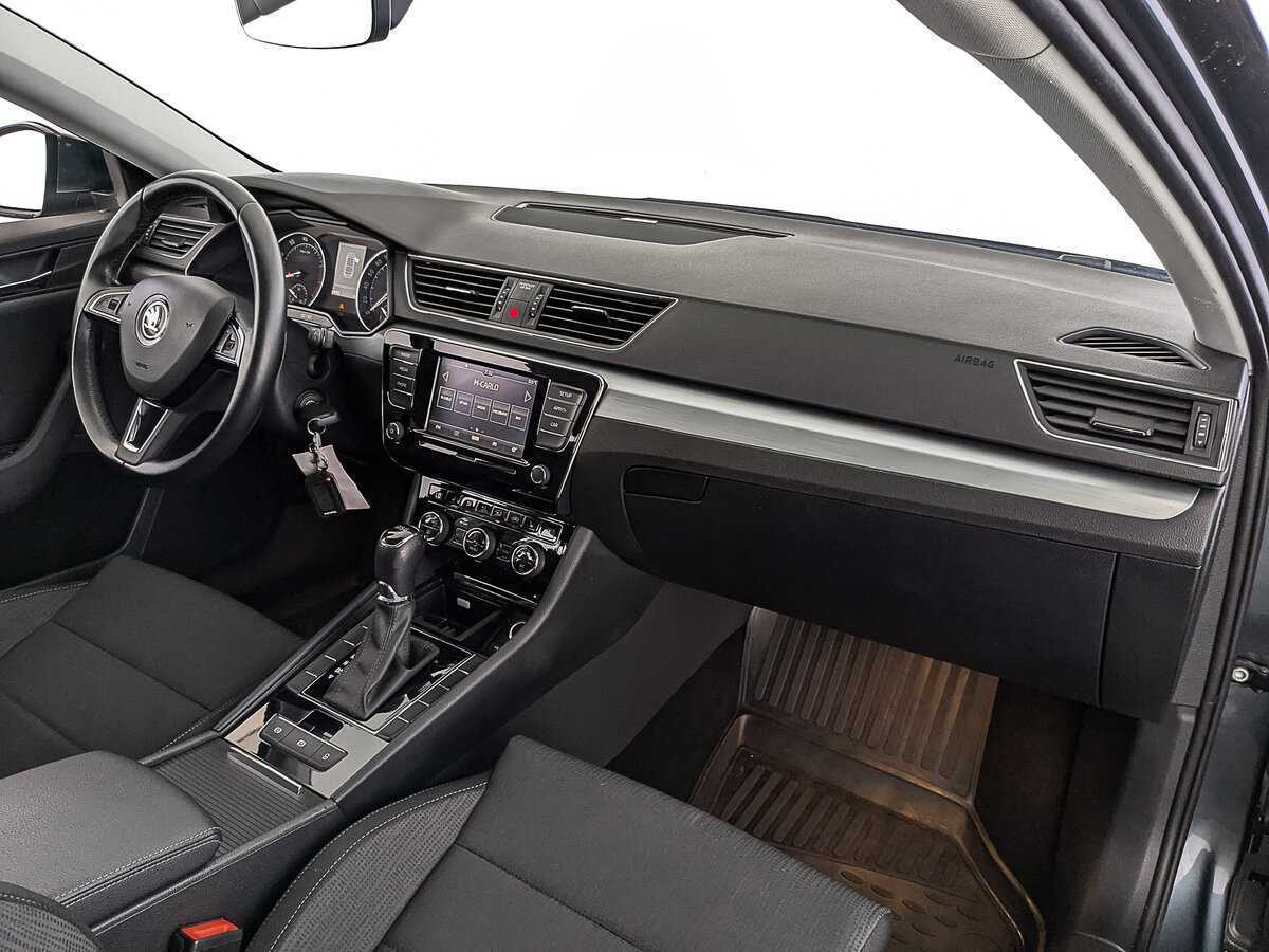 Б/У Шкода Суперб 2018 года. Фото: #12