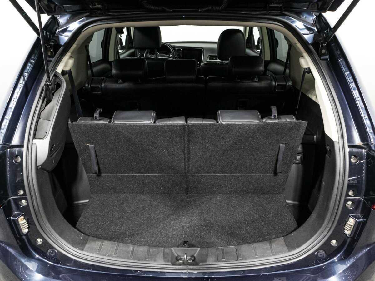 Б/У Митсубиши Оутлэндер 2020 года. Фото: #14