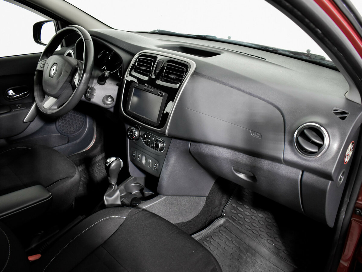 Б/У Рено Сандеро 2016 года. Фото: #11