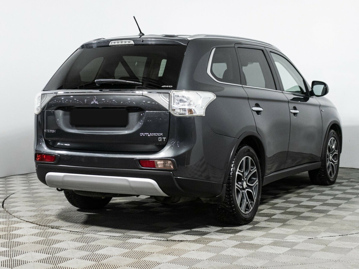 Б/У Митсубиши Оутлэндер 2014 года. Фото: #4