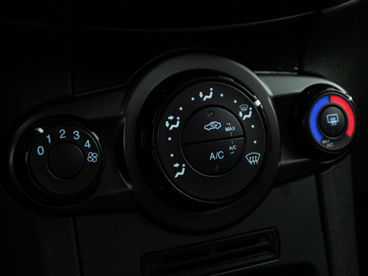 Б/У Форд Фиеста 2015 года. Фото: #14