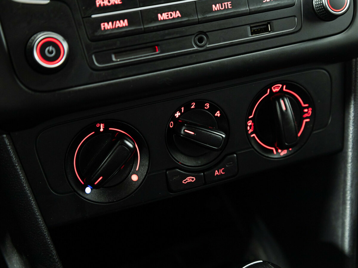 Б/У Фольксваген Поло 2019 года. Фото: #14