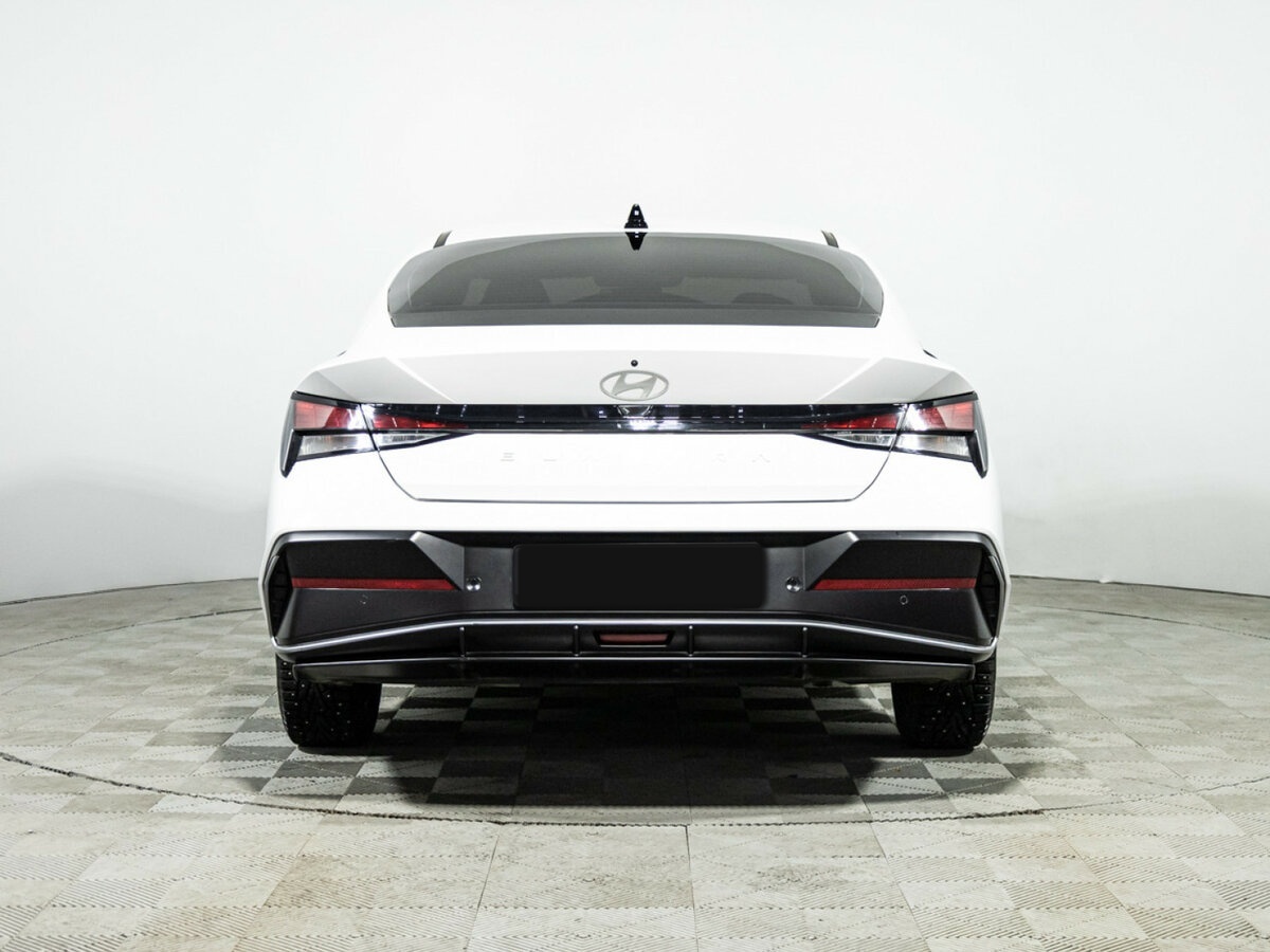 Б/У Хендай Елантра 2023 года. Фото: #5