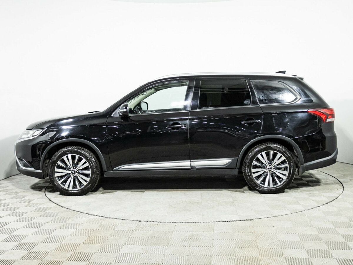 Б/У Митсубиши Оутлэндер 2018 года. Фото: #7