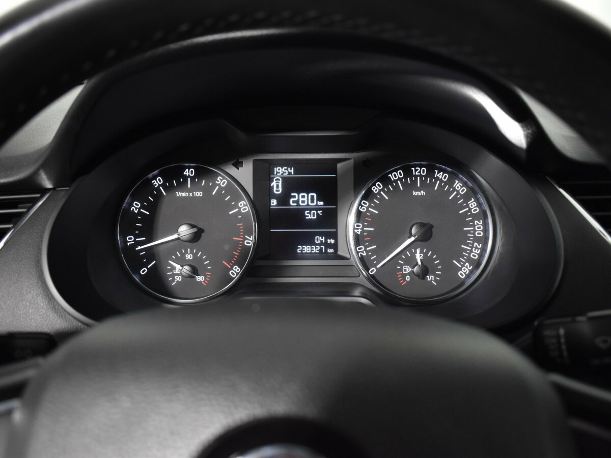 Б/У Шкода Октавия 2014 года. Фото: #12