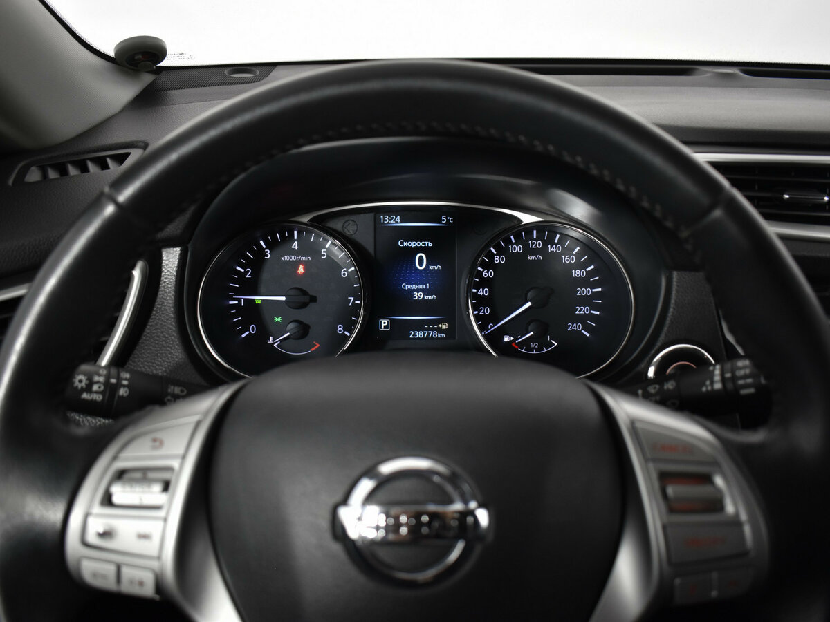 Б/У Ниссан Икс-Трейл 2015 года. Фото: #13