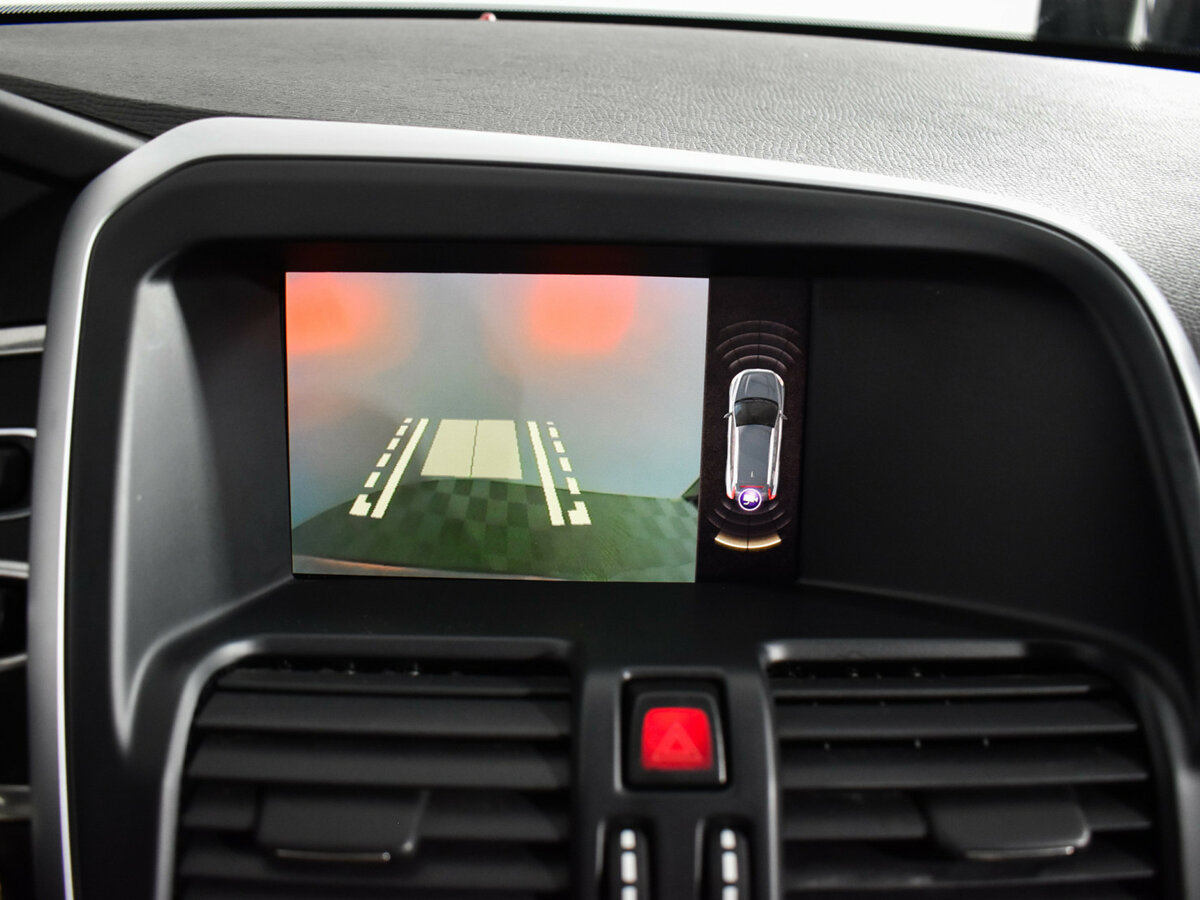 Б/У Вольво ИксЦ60 2017 года. Фото: #13