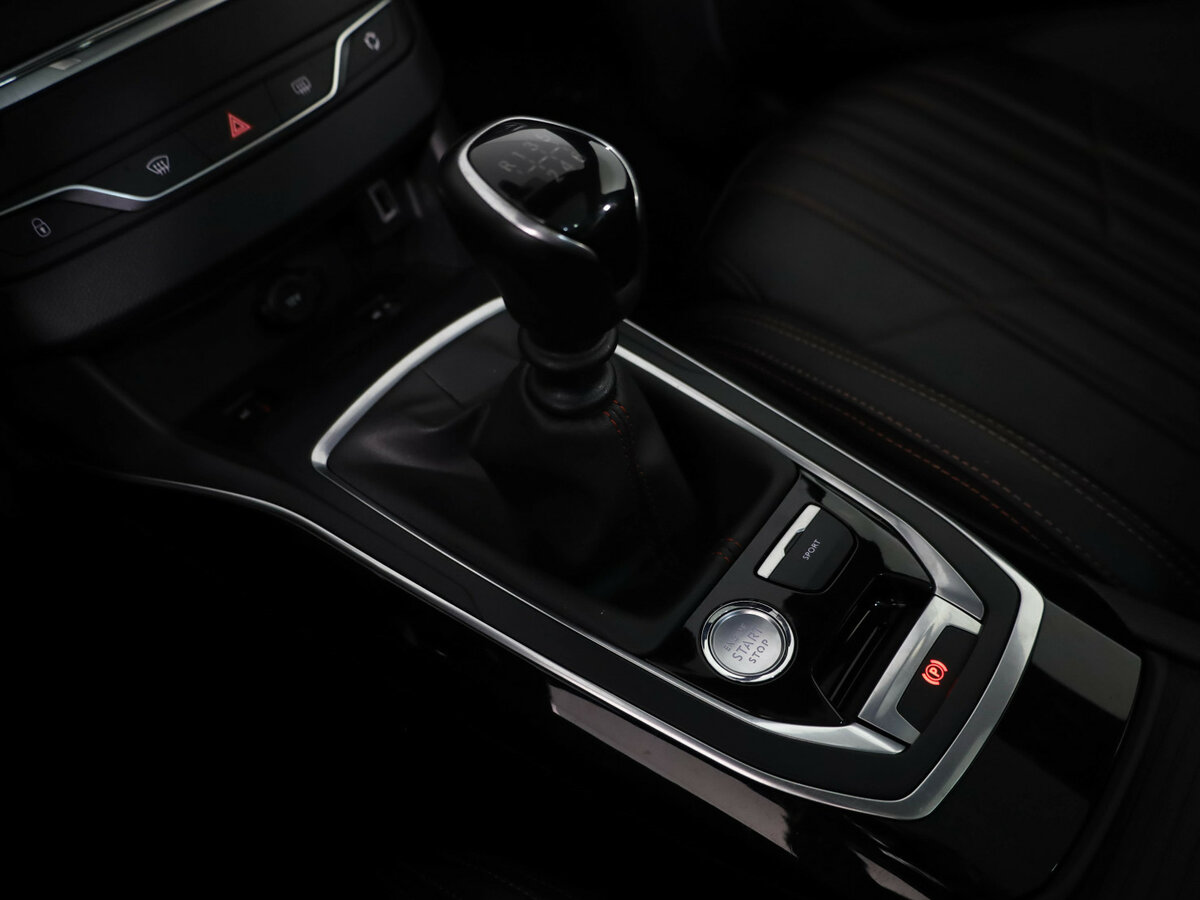 Б/У Пежо 308 2019 года. Фото: #11