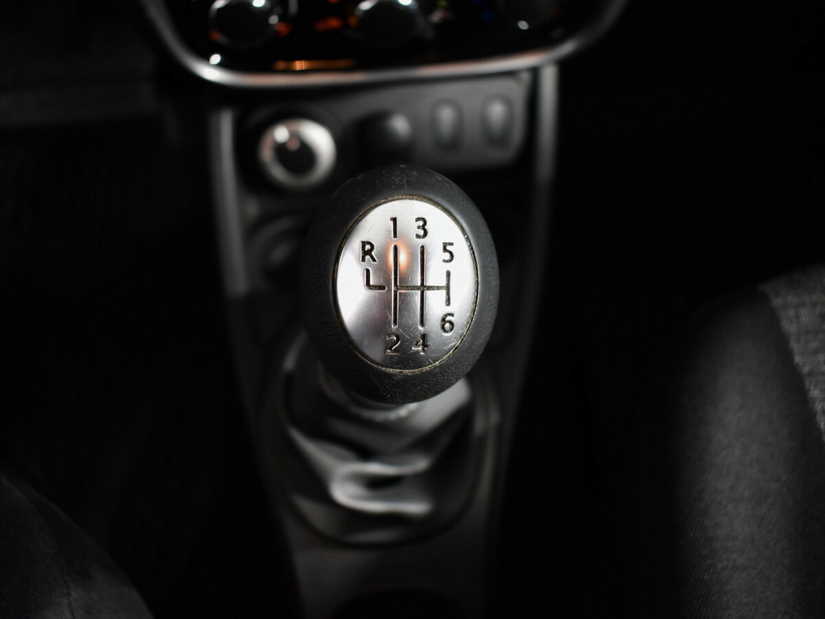 Б/У Рено Дастер 2013 года. Фото: #16