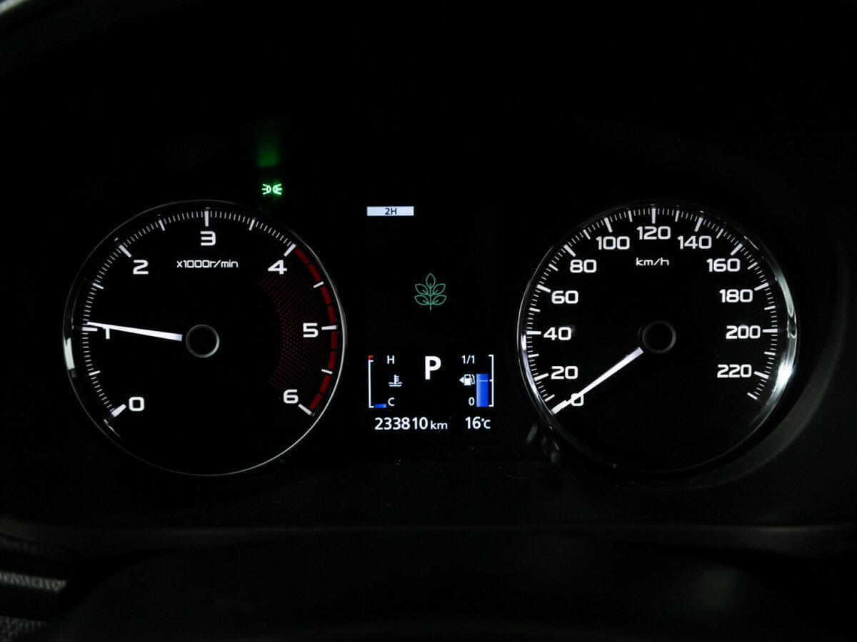 Б/У Митсубиши Паджеро Спорт 2017 года. Фото: #9